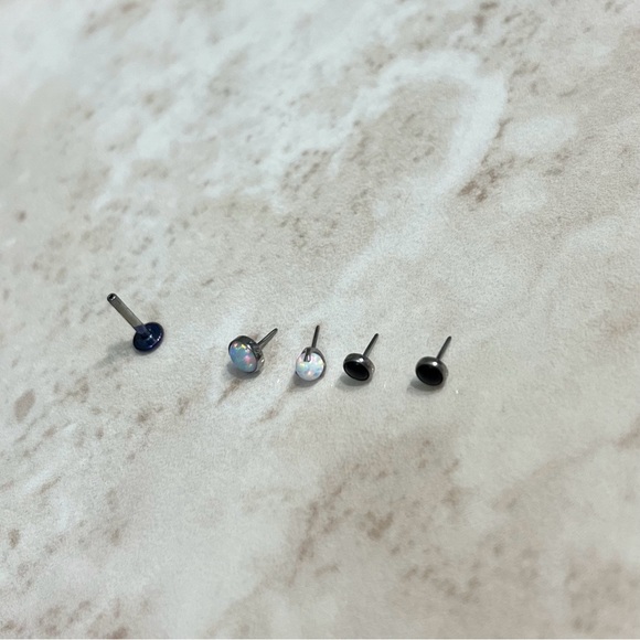 Threadless Jewelry (READ DESCRIPTION) - Picture 4 of 6